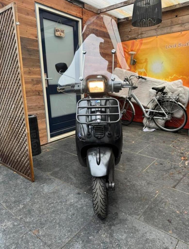 Vespa S50 S/LX, Fietsen en Brommers, Scooters | Vespa, Ophalen of Verzenden, Zo goed als nieuw, Benzine, Vespa LX