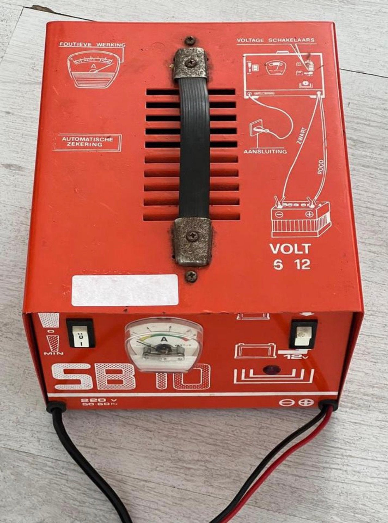 Te koop: SB 10 Acculader 6V / 12V, Ophalen of Verzenden
