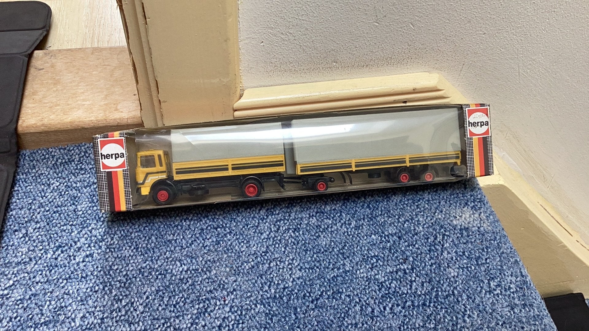 Herpa 820322 MAN Jumbo Planen-Hängerzug 1:87 OVP, Hobby en Vrije tijd, Ophalen of Verzenden, Zo goed als nieuw, Bus of Vrachtwagen