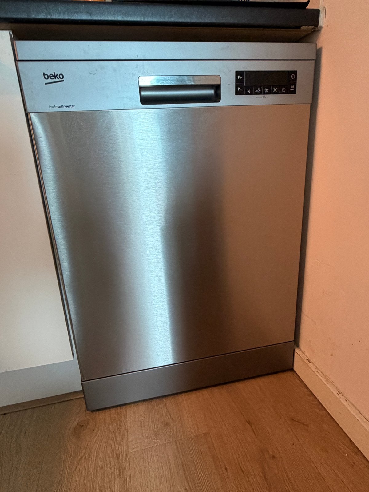 Beko vaatwasmachine, Ophalen, Zo goed als nieuw, 85 tot 90 cm