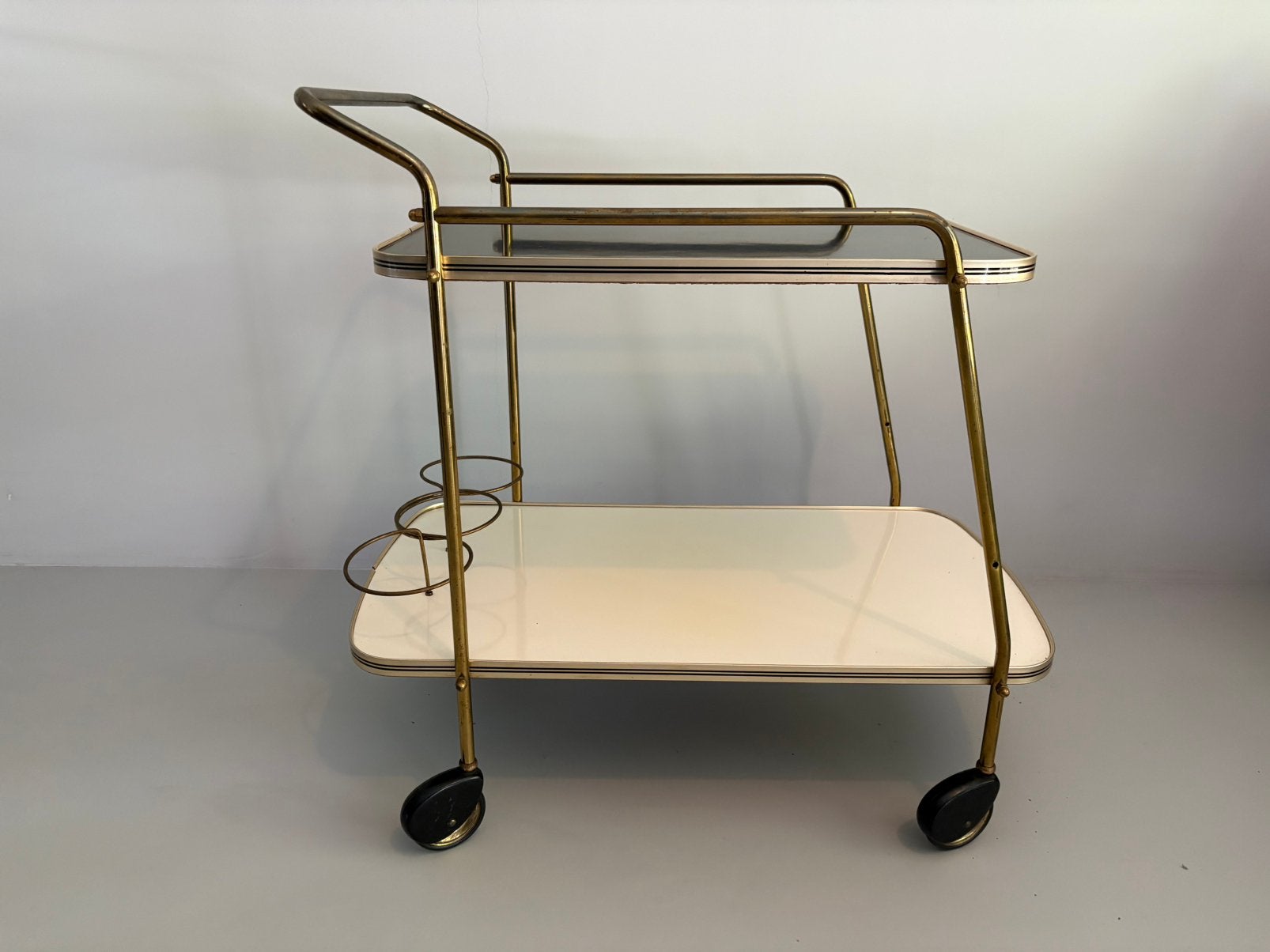 Mid-century trolley, Ophalen, Gebruikt, Trolley, Met handvat