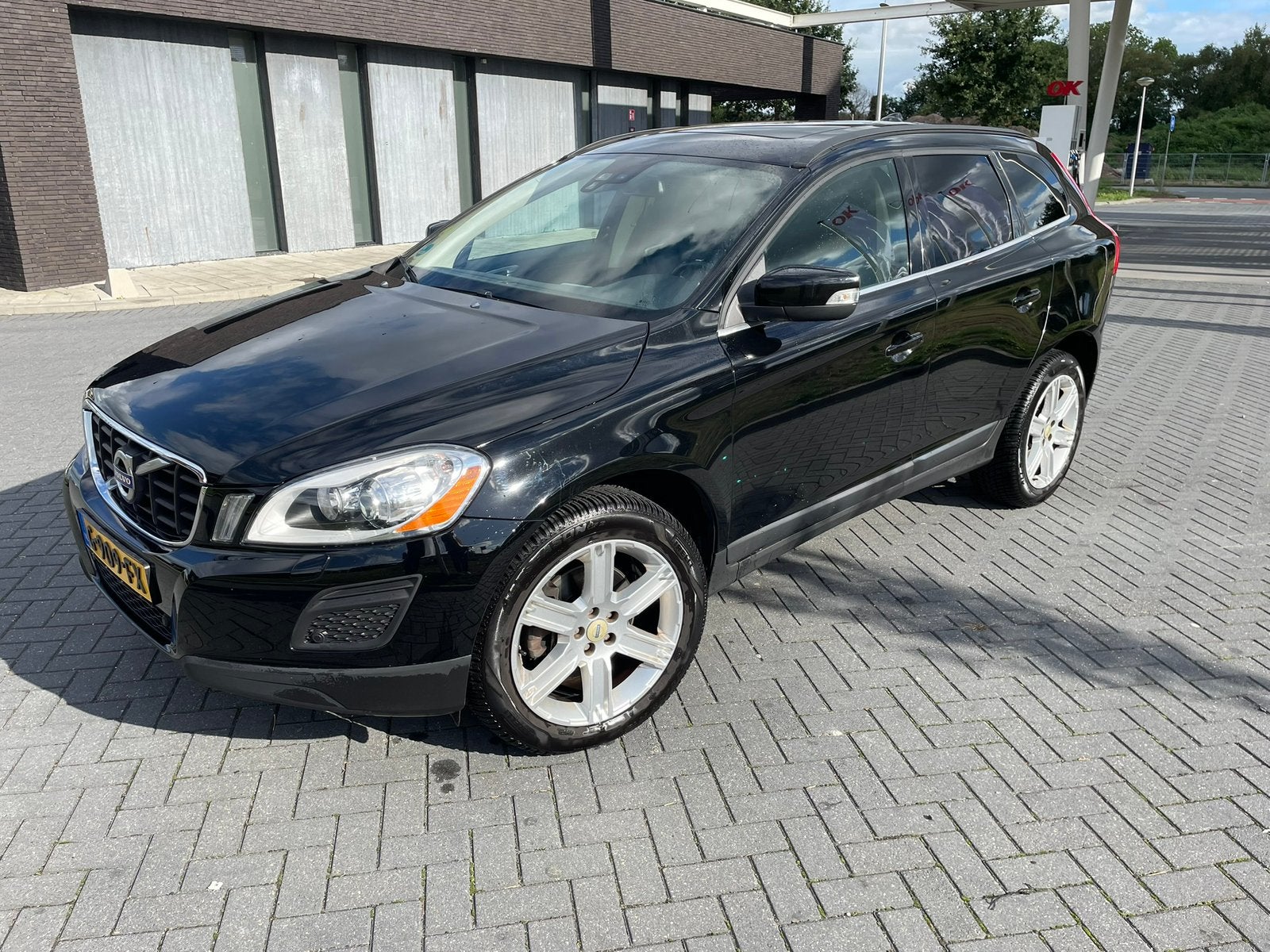Volvo XC60 2.0 D3 Summum Bj2011 163pk 19inch,Trekh, Euro 5, 15 km/l, 1984 cc, Leder