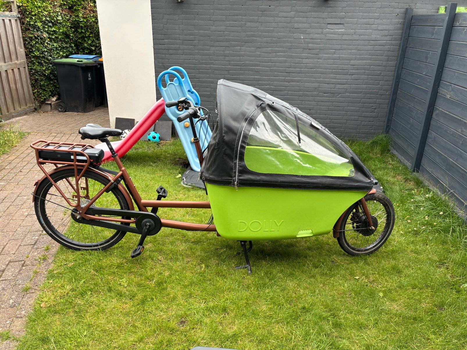 Dolly elektrische bakfiets, Fietsen en Brommers, 4 kinderen of meer, Zo goed als nieuw, Elektrisch, Ophalen