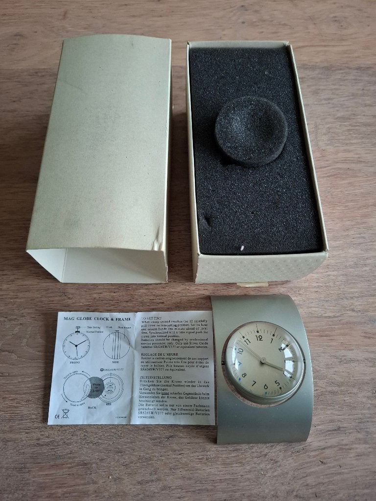 NeXtime Mag Globe Clock & Frame - klok en fotolijst - nieuw, Ophalen of Verzenden, Nieuw, Minder dan 50 cm, Overige typen