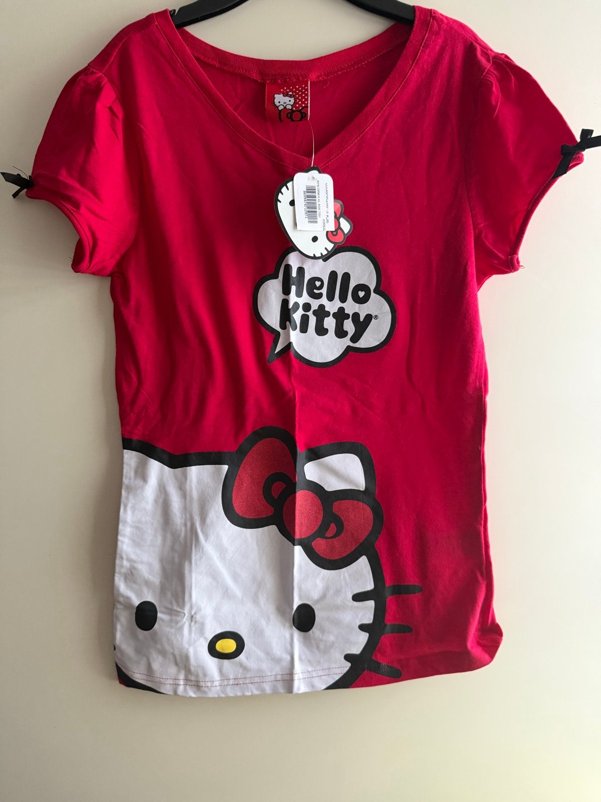 Hello Kitty T-shirt rood met korte mouwen, Kleding | Dames, T-shirts, Maat 38/40 (M), Nieuw, Ophalen of Verzenden, Korte mouw