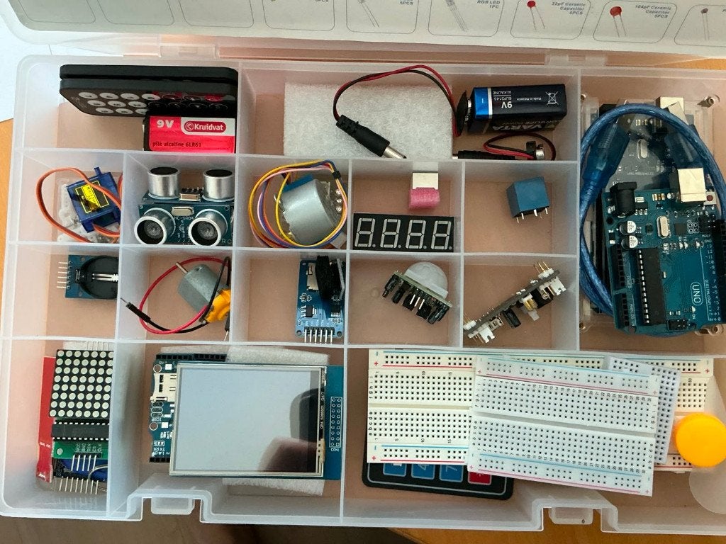Super complete Arduino set met robot auto en vele extra's, Ophalen of Verzenden, Zo goed als nieuw