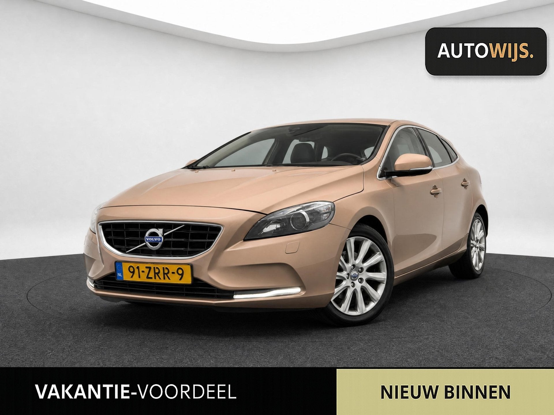 Volvo V40 1.6 T4 Summum|LEDER|AUT|CAMERA|NL AUT|CRUISE, Auto's, Volvo, Gebruikt, Zwart, 4 cilinders, Automatische klimaatregeling