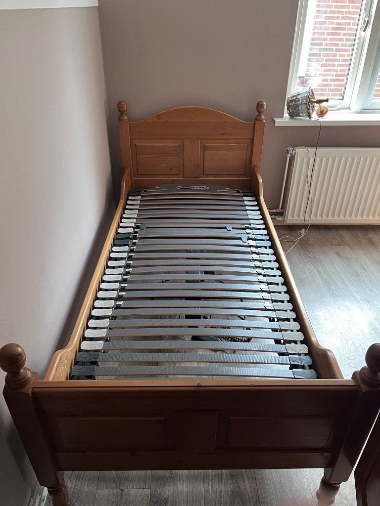 1 pers bed + linnenkast, Ophalen, Gebruikt, 90 cm, Eenpersoons