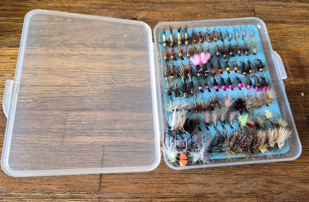 Slim fit vliegendoos met 90 droge vliegen en nymphen, Ophalen of Verzenden, Nieuw, Complete set