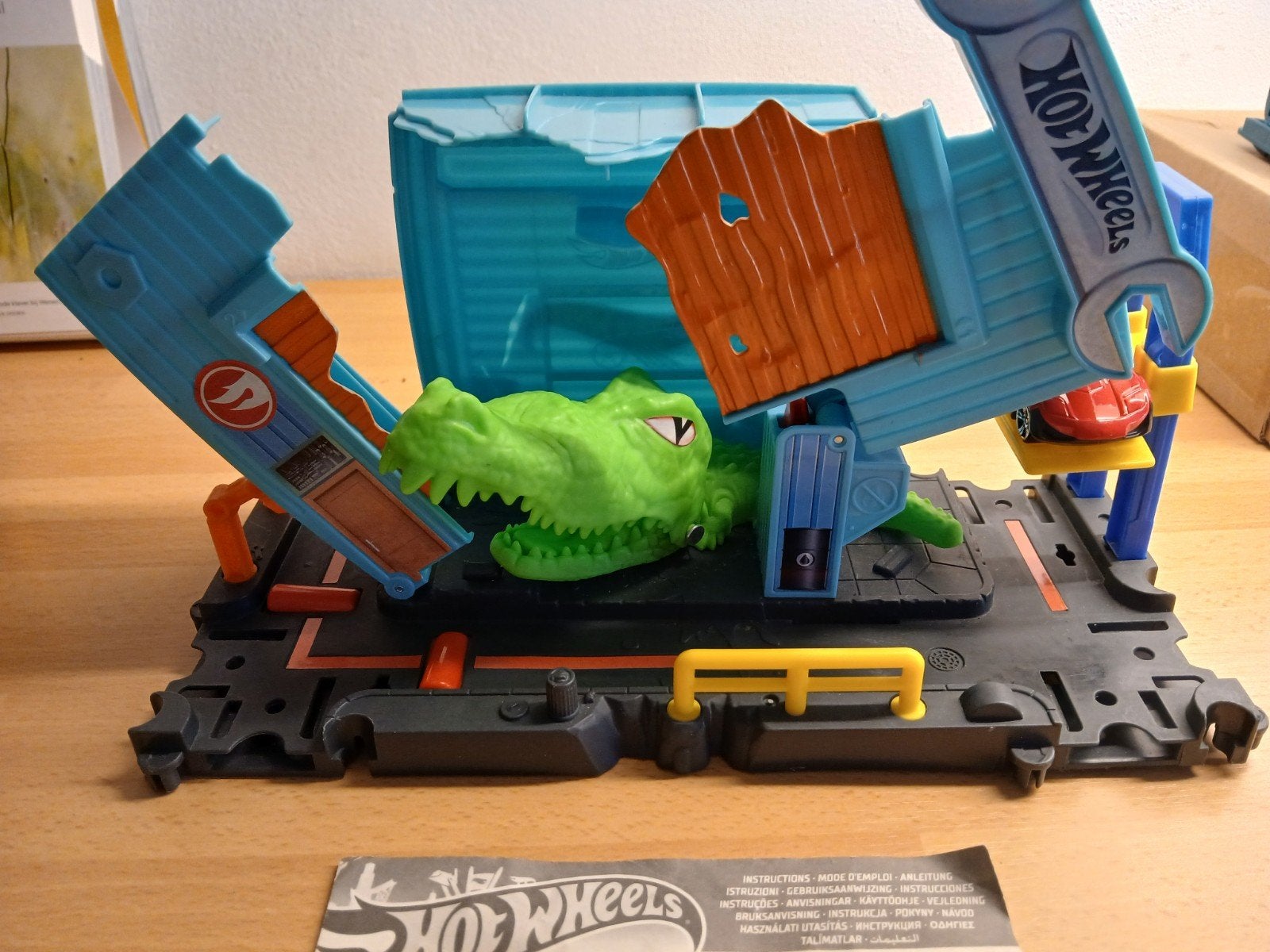 Hot wheels krokodil in garage, Ophalen of Verzenden, Handmatig, Hot Wheels