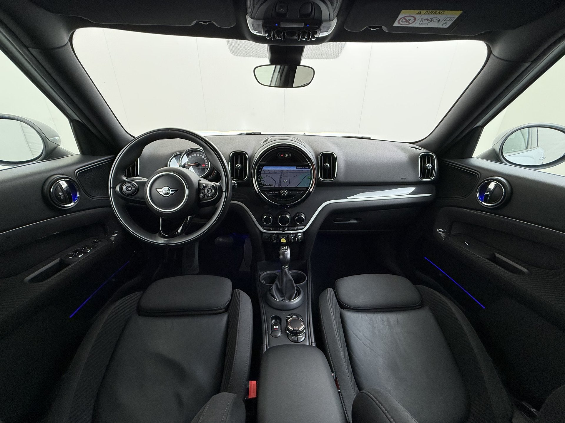 MINI Countryman 224PK Hybrid Automaat Cooper S E ALL4 Chili, Auto's, Verwarmde buitenspiegels, Gebruikt, Leder en Stof, Wit