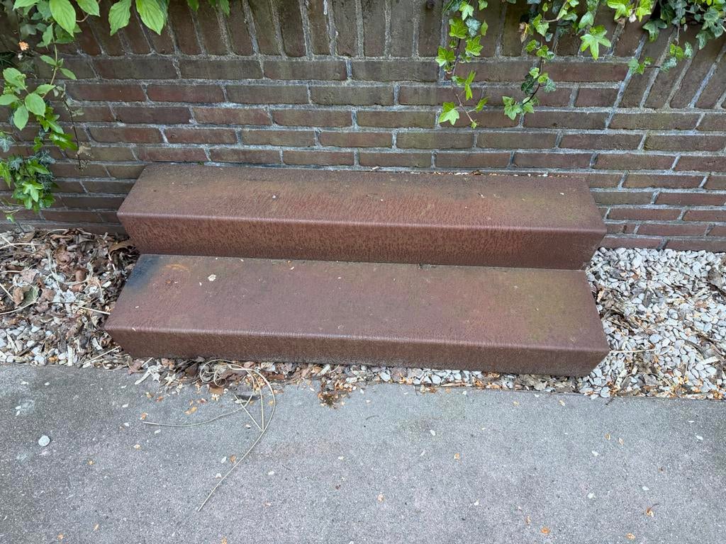 Cortenstaal trapje met twee treden, Ophalen, Gebruikt, Trap, Minder dan 2 meter