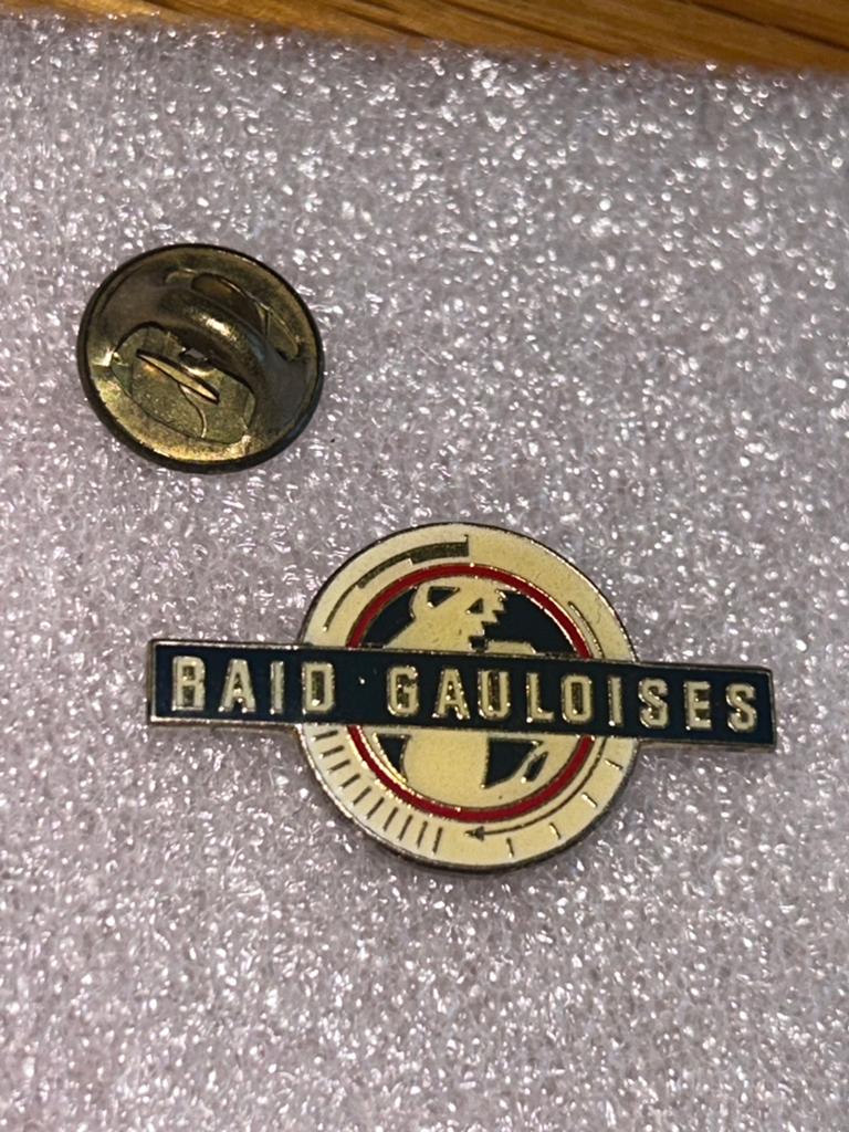 Gauloises, Ophalen of Verzenden, Zo goed als nieuw, Merk, Speldje of Pin