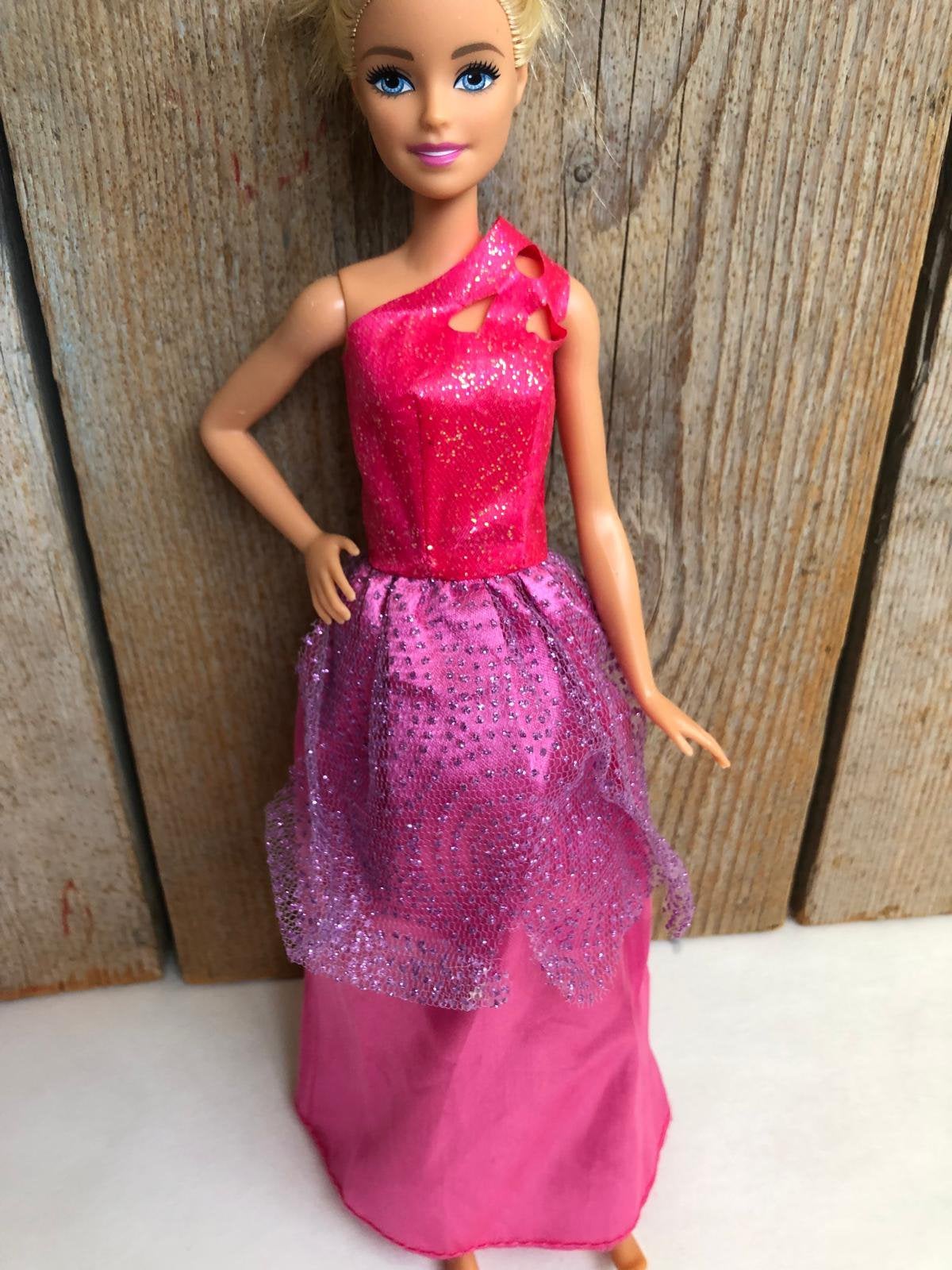 Roze gala jurk Barbie formaat Judith fashion, Ophalen of Verzenden, Zo goed als nieuw, Barbie