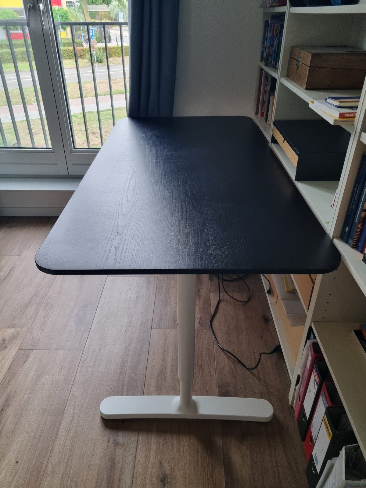 Ikea Bekant bureau zwart blad, witte poten 160x80cm, Ophalen, Zwart, 160 cm, Gebruikt