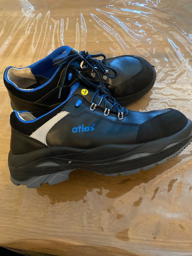 Werkschoenen met stalen neus maat 43 niet gedragen, Ophalen of Verzenden, Zo goed als nieuw, Zwart, Werkschoenen