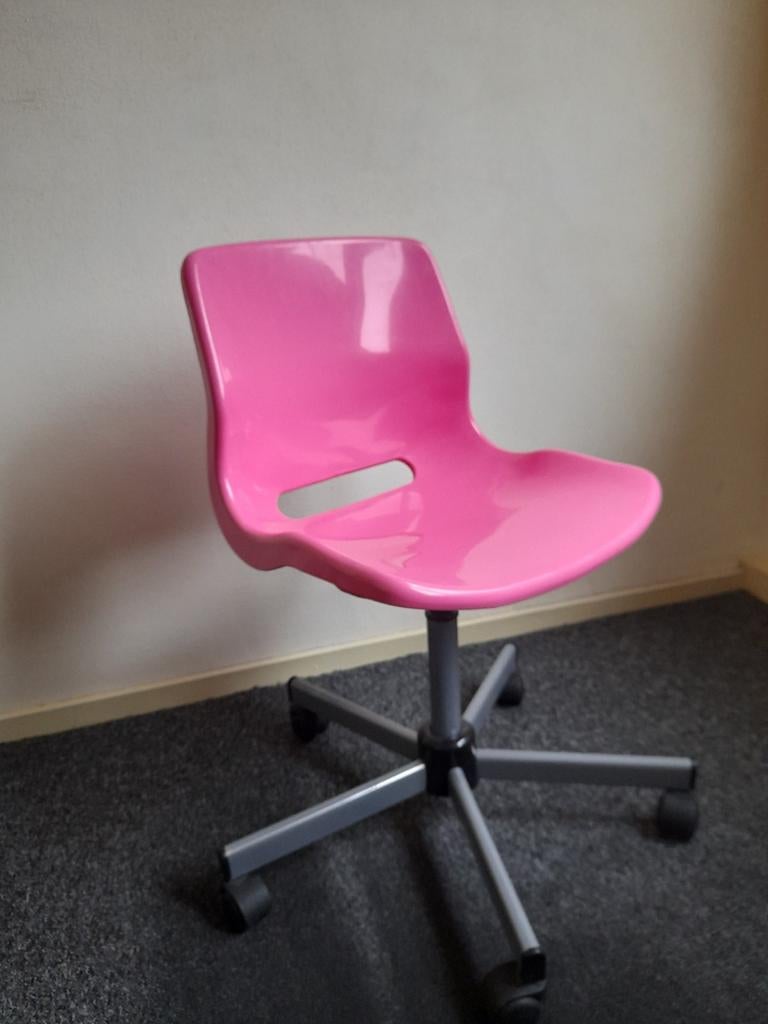 Roze bureaustoel op wieltjes, Huis en Inrichting, Bureaustoelen, Ophalen, Gebruikt, Roze, Bureaustoel