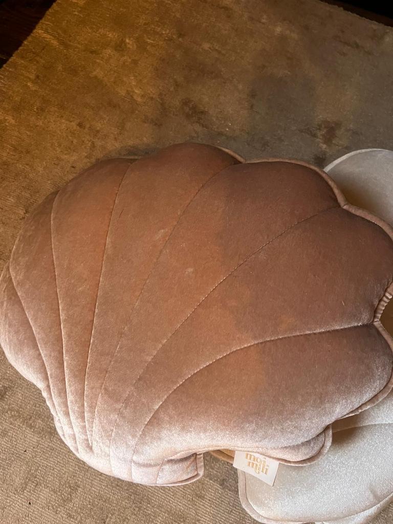 Moi Mili Sierkussens Schelp, Huis en Inrichting, Woonaccessoires | Kussens, Ophalen, Zo goed als nieuw, Roze, Overige vormen