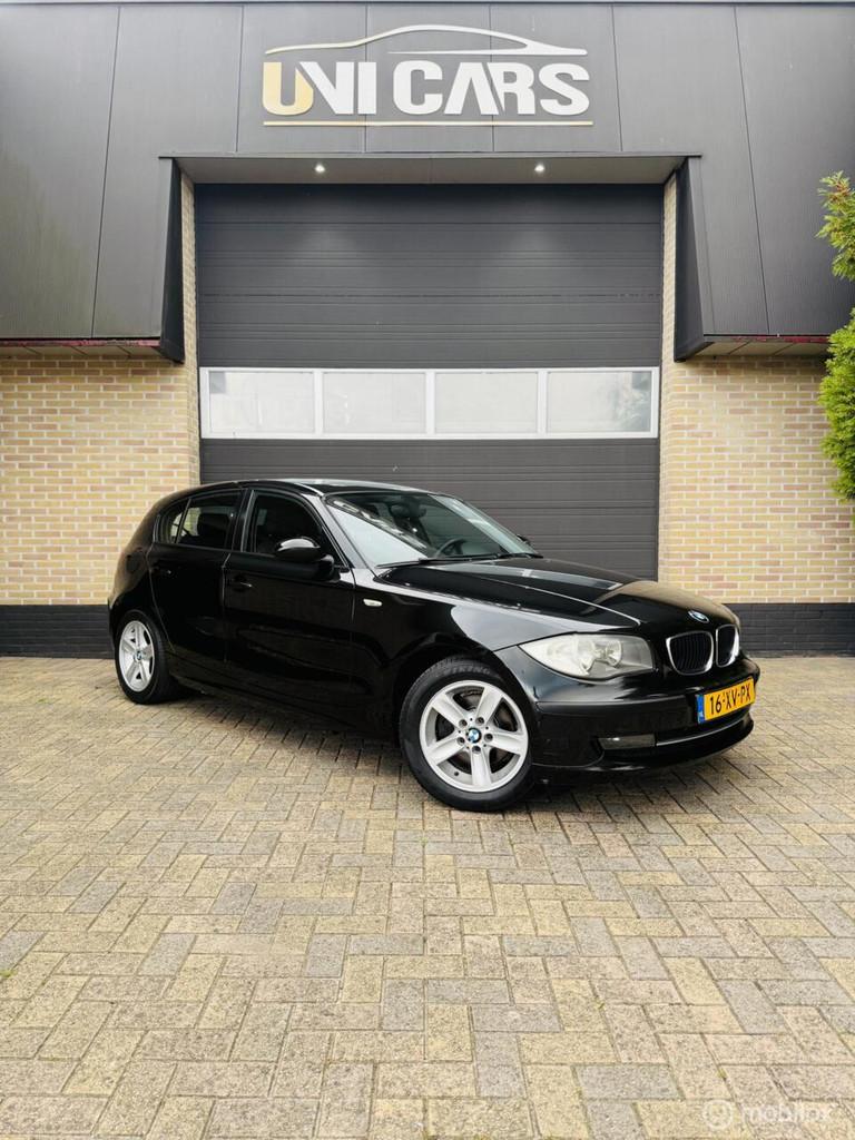 BMW 1-serie 118i Business Line|5 deurs|Airco|6 BAK|APK|, Achterwielaandrijving, Zwart, Origineel Nederlands, Handgeschakeld