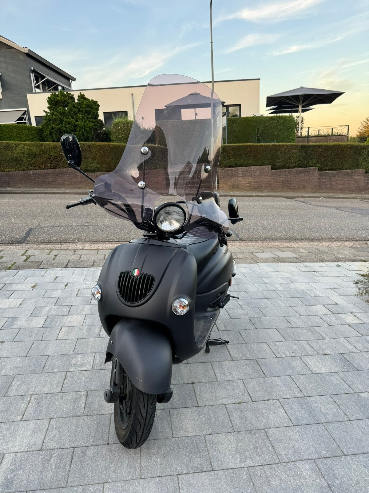 IVA Retro Snorscooter 25 km/u | Windscherm + Helm, Fietsen en Brommers, Snorfietsen en Snorscooters, Gebruikt, Overige merken