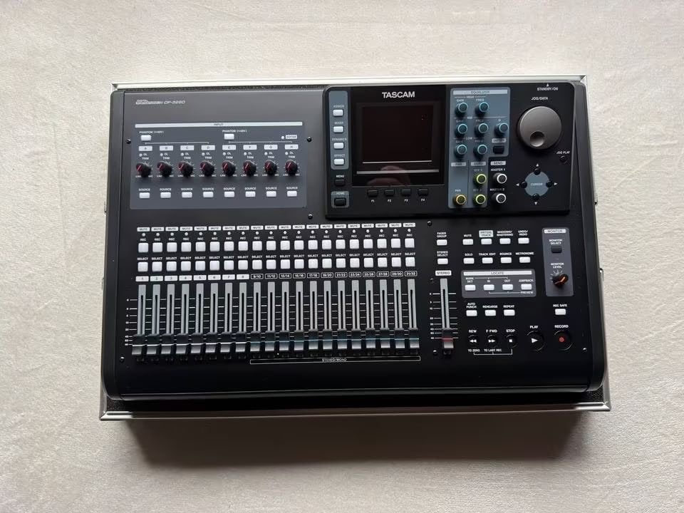 Tascam DP-32SD Digital Portastudio met case, Ophalen of Verzenden, Zo goed als nieuw, 10 tot 20 kanalen