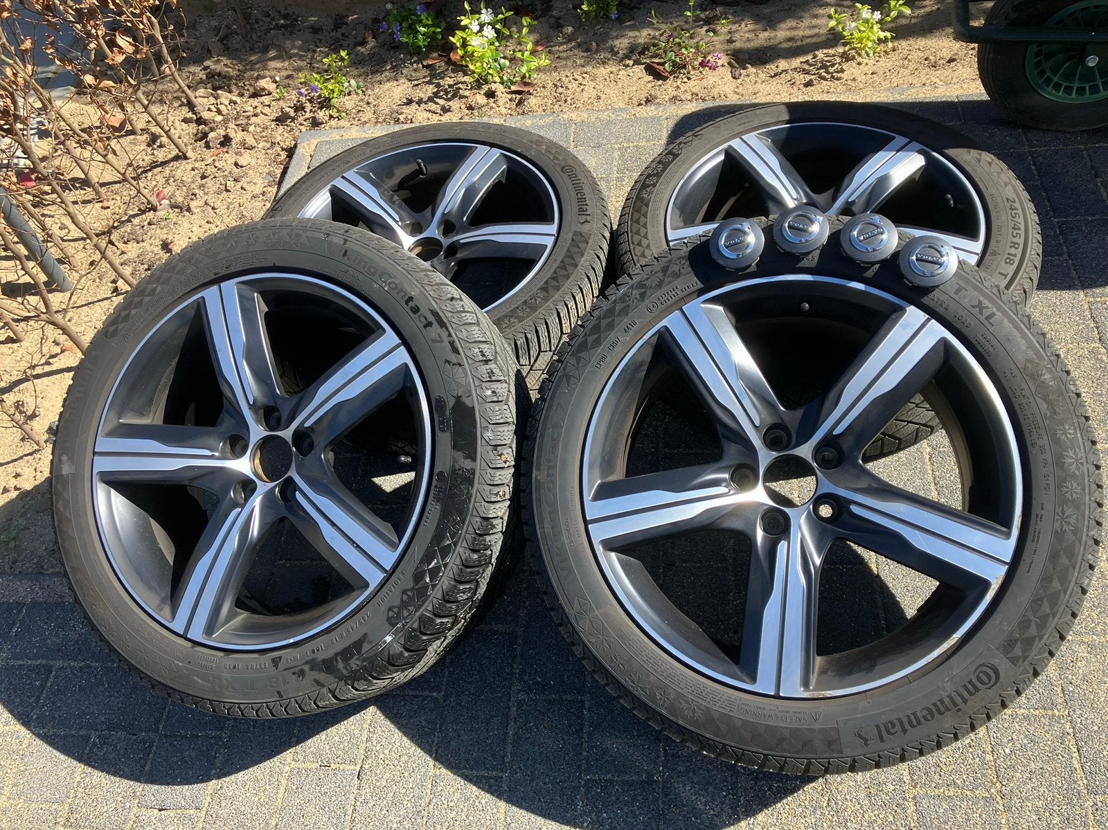 Set winterwielen Volvo V60/V90 245/45 R18 Rdesign, Ophalen, 18 inch, 245 mm, Banden en Velgen