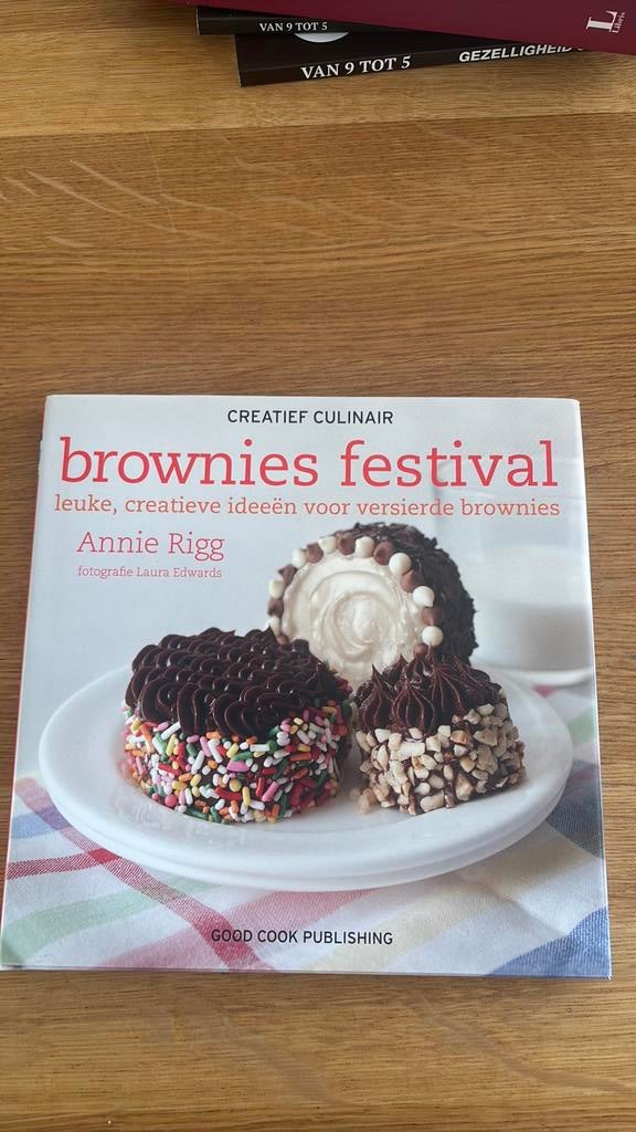 Brownies Festival, Ophalen of Verzenden, Zo goed als nieuw, Bakvorm