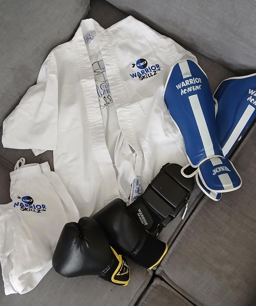 Warrior Skilzz Almere complete outfit MAAT 130 en 150, Overige, Maat XS of kleiner, Ophalen of Verzenden, Nieuw
