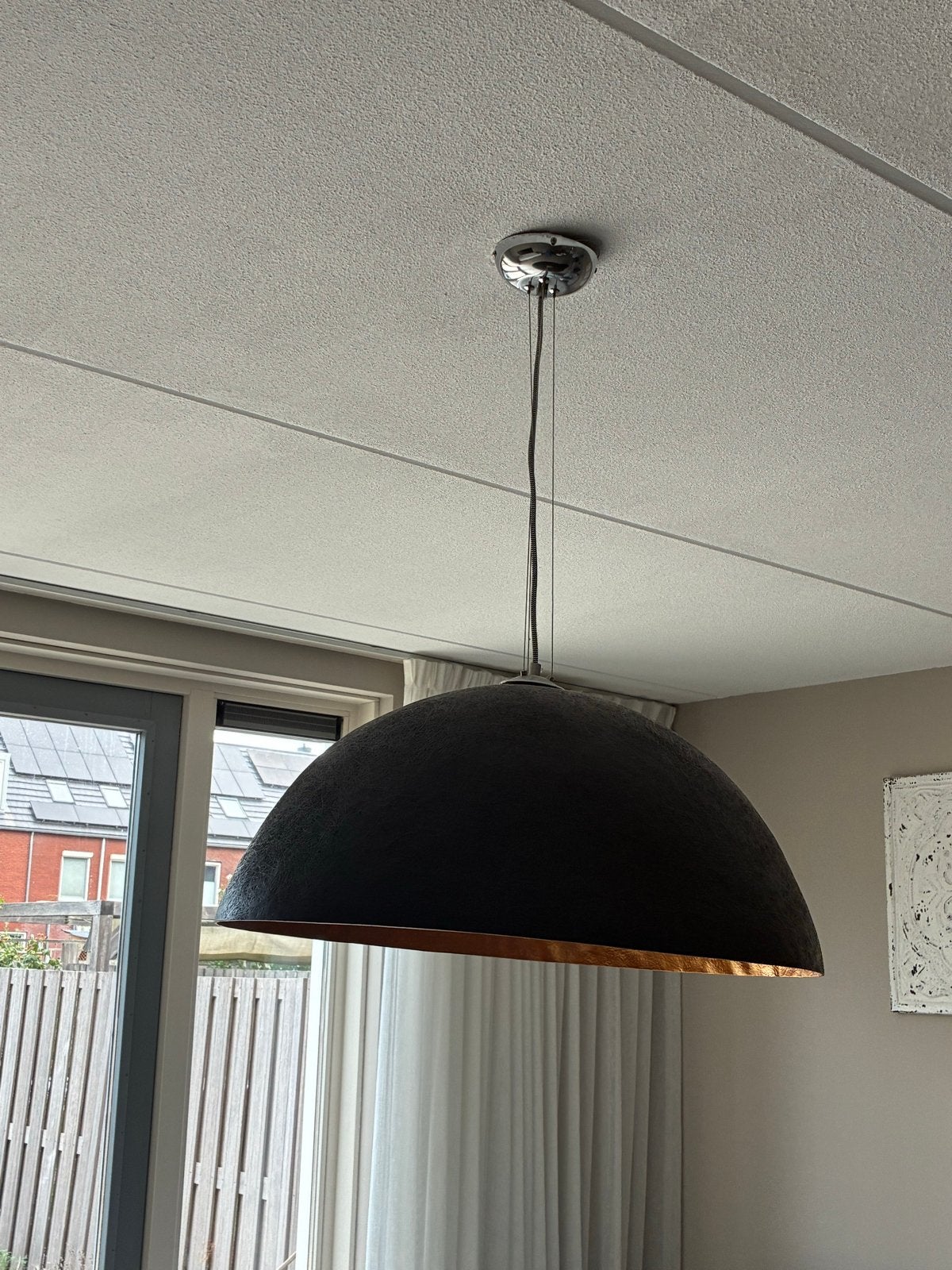 Moderne hanglamp zwart met koperen binnenkant, Ophalen, Zo goed als nieuw, Metaal, E27 (groot)