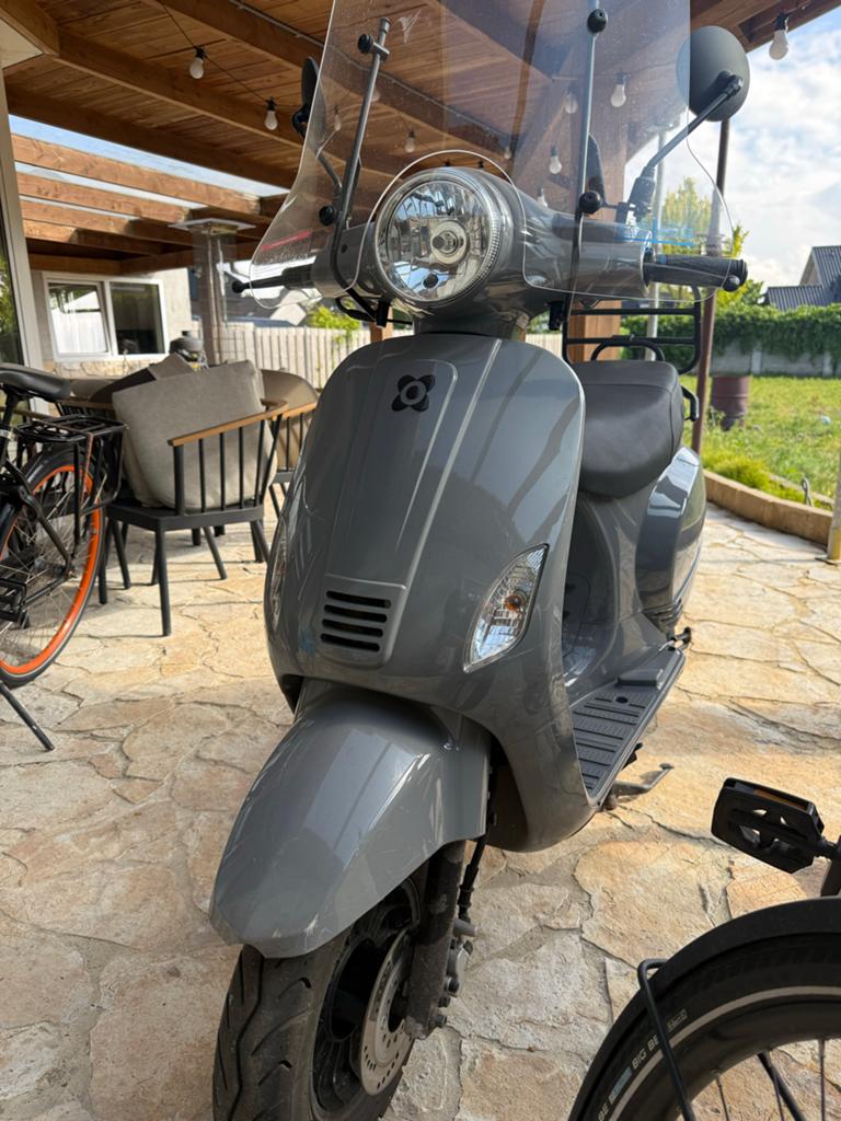 AGM VX50 met windscherm 2019, Fietsen en Brommers, Overige merken, Ophalen of Verzenden, Zo goed als nieuw, Benzine