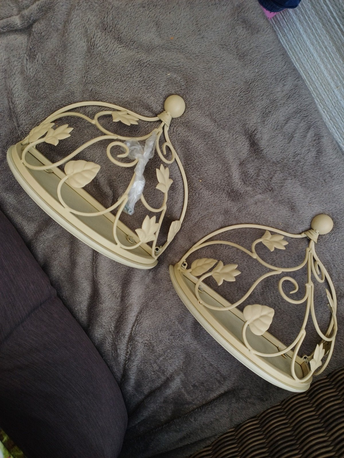 2x beige ijzeren console 25h 30br,foto lijst 58br 44hlijst, Ophalen