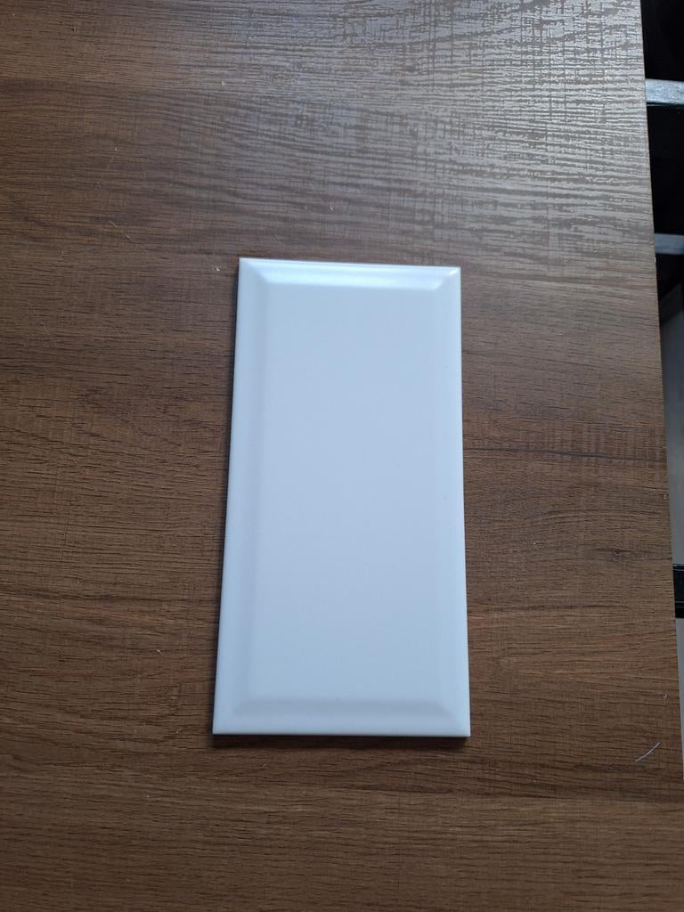 Witte keramische wandtegels - Nieuw in doos, Doe-het-zelf en Verbouw, Ophalen