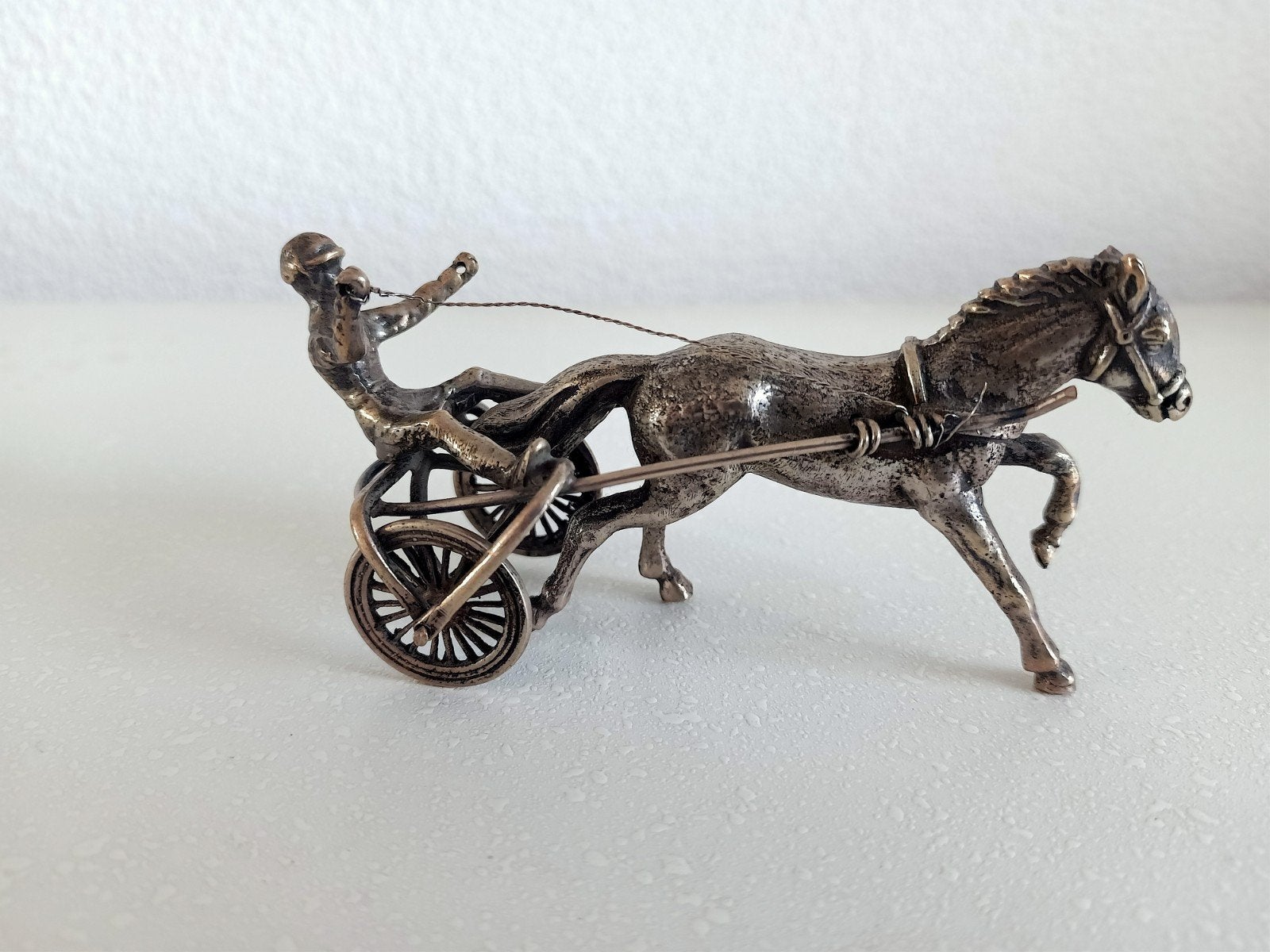 Zilveren miniatuur paard en sulky met jockey, Ophalen of Verzenden