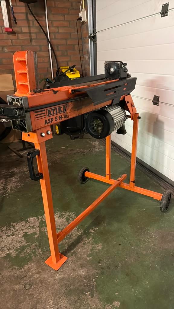 Liggende Atika houtklover, kloofmachine, klover vv onderstel, Tuin en Terras, Kloofmachines, Ophalen of Verzenden, Zo goed als nieuw