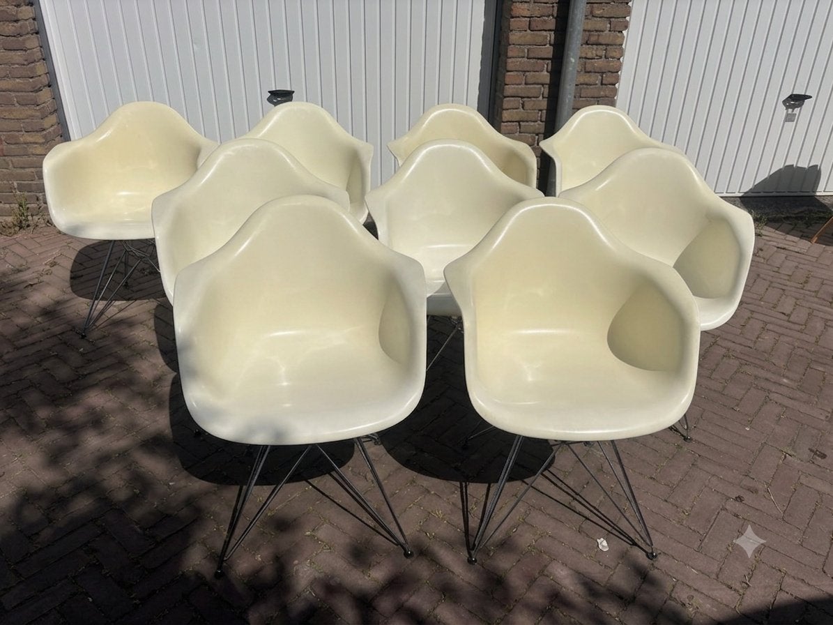 9x Vitra Eames Armchair DAR stoelen - Pebble (Gebroken Wit), Ophalen, Kunststof, Gebruikt, Wit