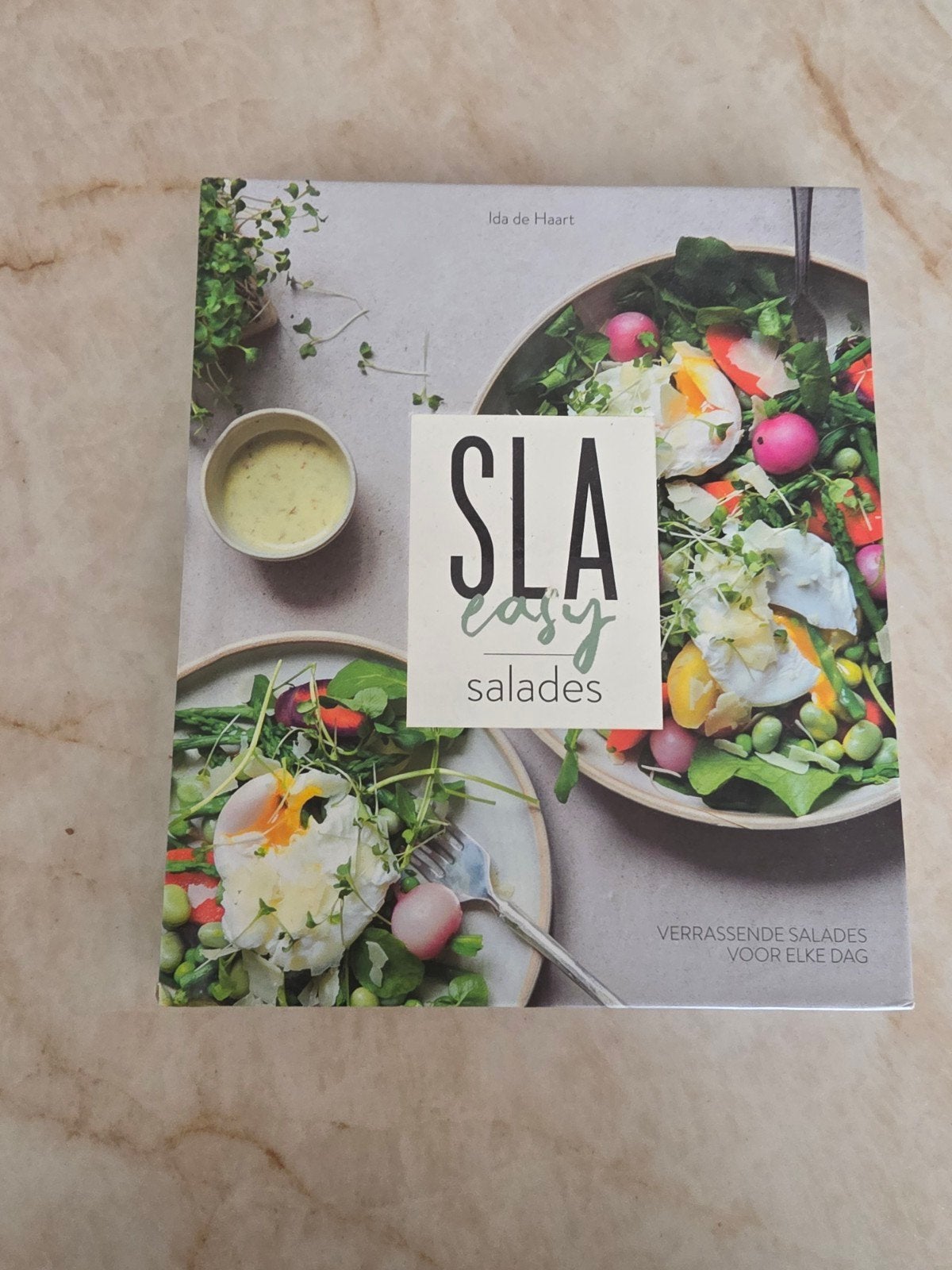 SLA Easy Salades - Heerlijke Salades en Dressings, Boeken, Kookboeken, Gezond koken, Ophalen of Verzenden, Hoofdgerechten, Overige gebieden