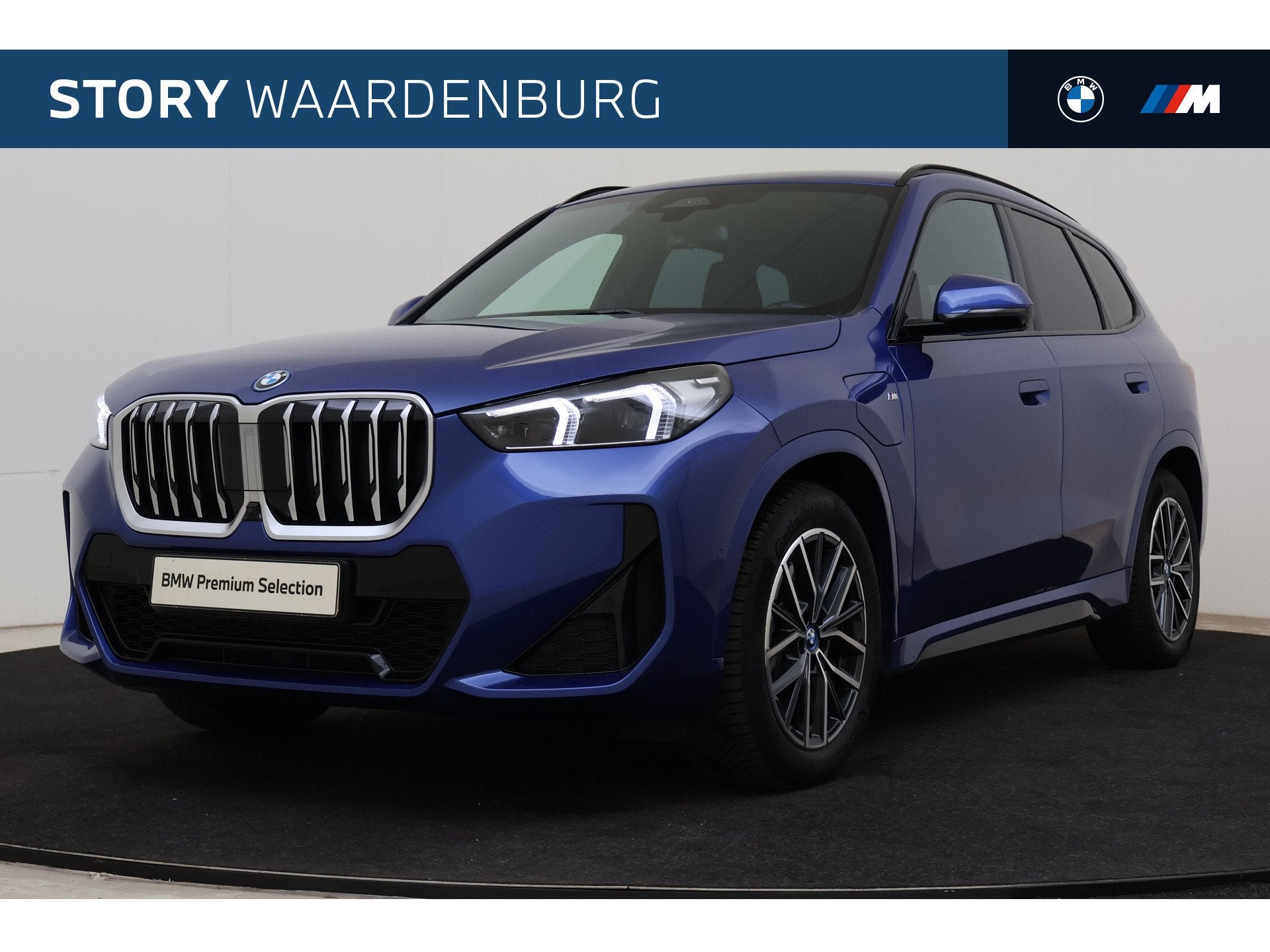 BMW X1 xDrive30e M Sport Automaat / Sportstoelen / Head-Up /, Auto's, Dealer onderhouden, Stoelverwarming, Blauw, Bedrijf