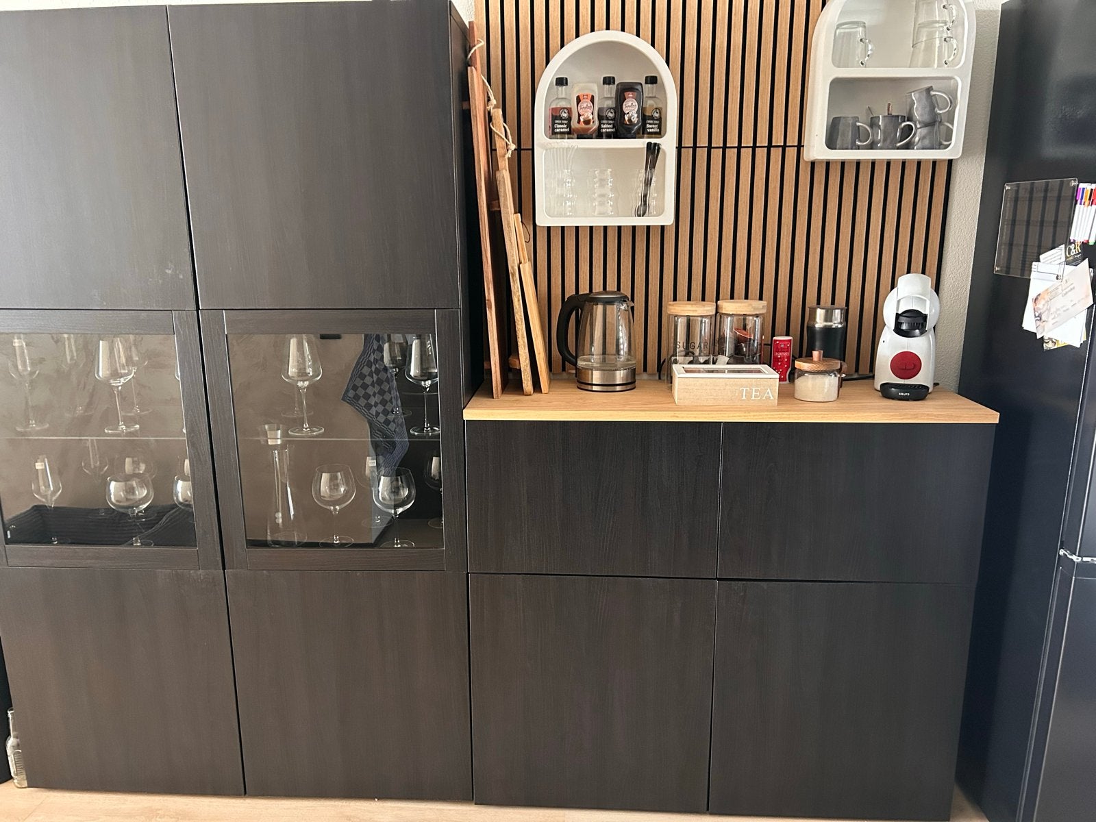 IKEA Besta vitrinekast en koffiehoekje - Alles in één koop, Gebruikt, 200 cm of meer, 150 tot 200 cm, Ophalen of Verzenden
