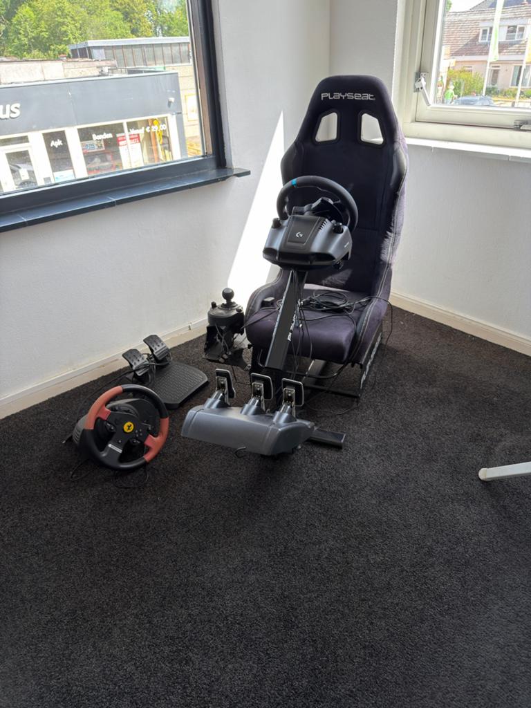 Playseat Evolution Alcantara met 2 racesturen, Spelcomputers en Games, Spelcomputers | Overige Accessoires, Ophalen, Racestoel