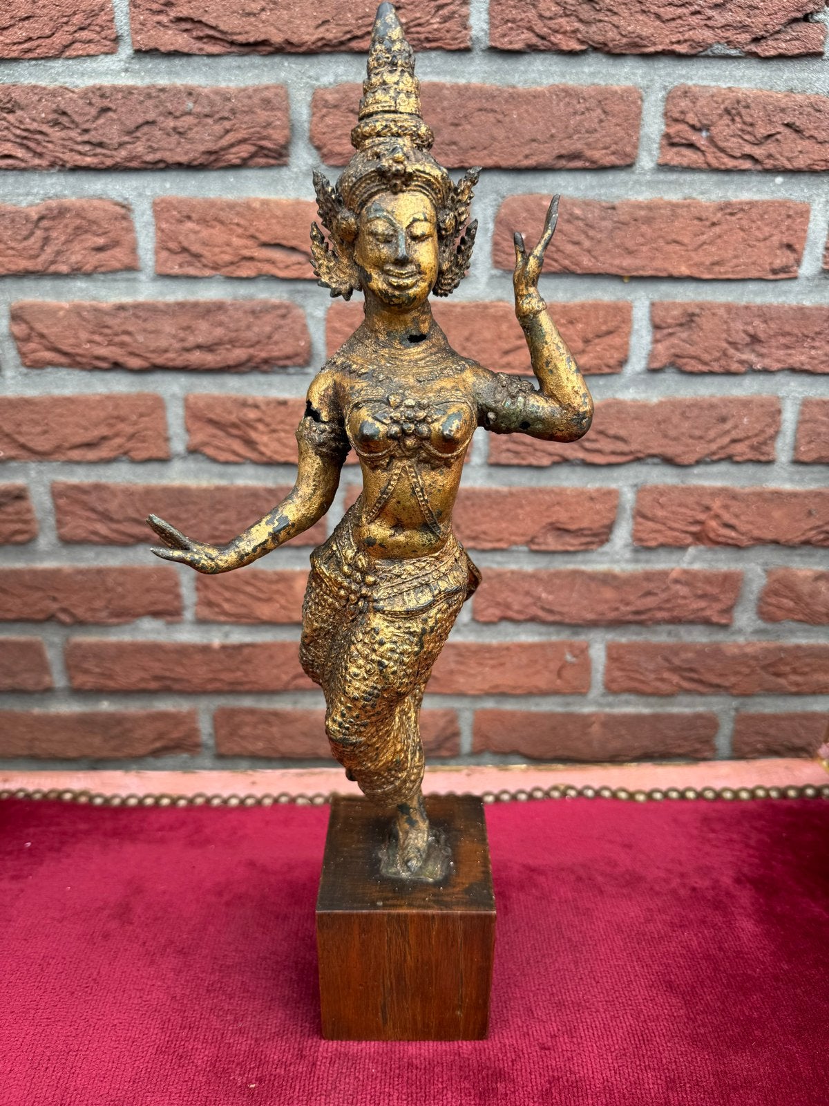 Antieke Thaise Tempeldanseres Bronzen Sculptuur - 41 cm, Goud, Handgemaakt, Ophalen of Verzenden, 41 cm