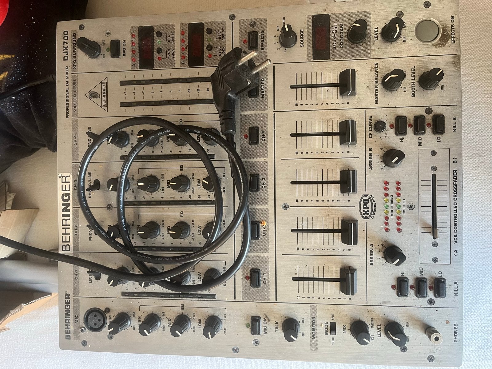 Behringer DJX700 Professionele DJ Mixer, Verzenden, Gebruikt, Minder dan 5 kanalen, Microfooningang
