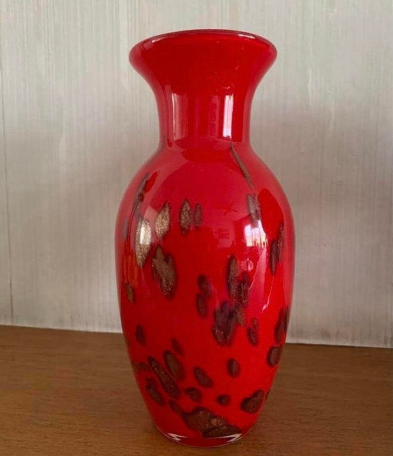 Murano rode vaas met goudkleurige spikkels, Verzenden