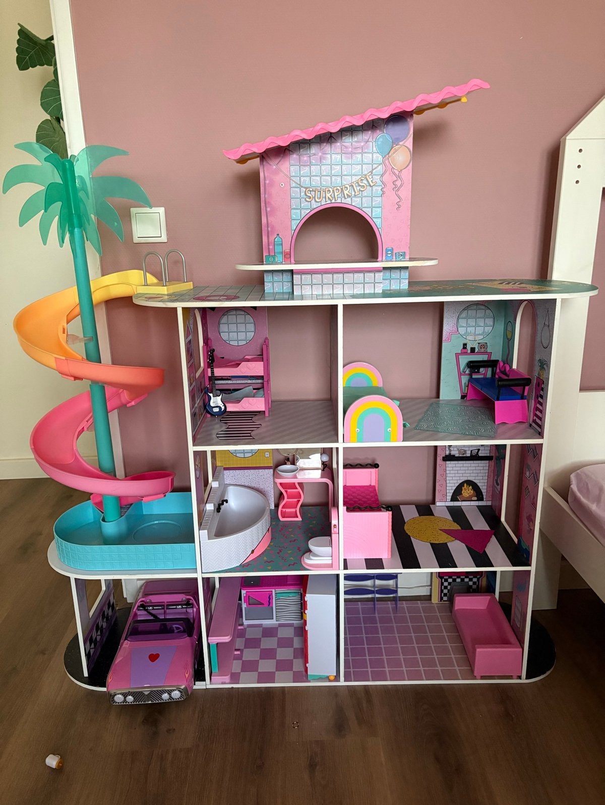 Groot LOL Poppenhuis voor uren speelplezier, Kinderen en Baby's, Speelgoed | Poppenhuizen, Ophalen, Gebruikt, Poppenhuis