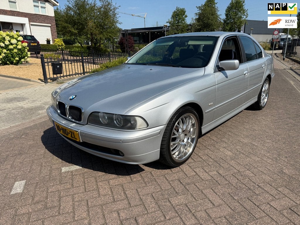 BMW 5-serie 525i Executive *NETJES* *AUTOMAAT*, Auto's, BMW, Achterwielaandrijving, Gebruikt, 1505 kg, Bedrijf