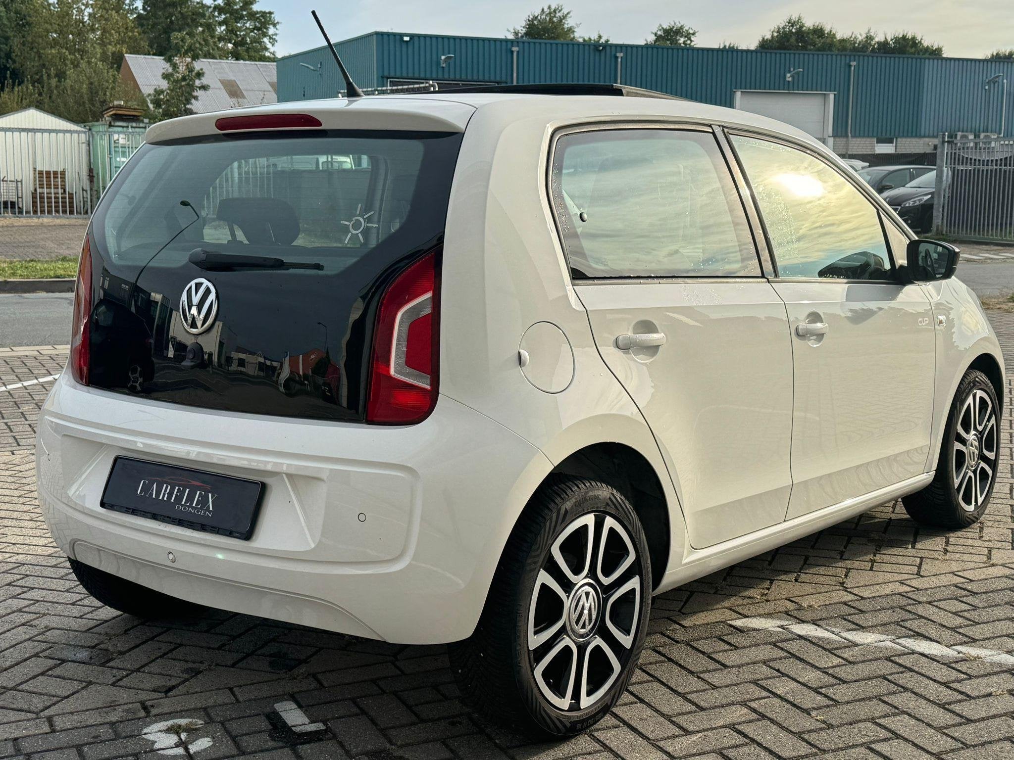Volkswagen Up! 1.0 CUP UP! DAK/PDC/STOELVERW., Auto's, Volkswagen, Voorwielaandrijving, Euro 5, Stof, Gebruikt