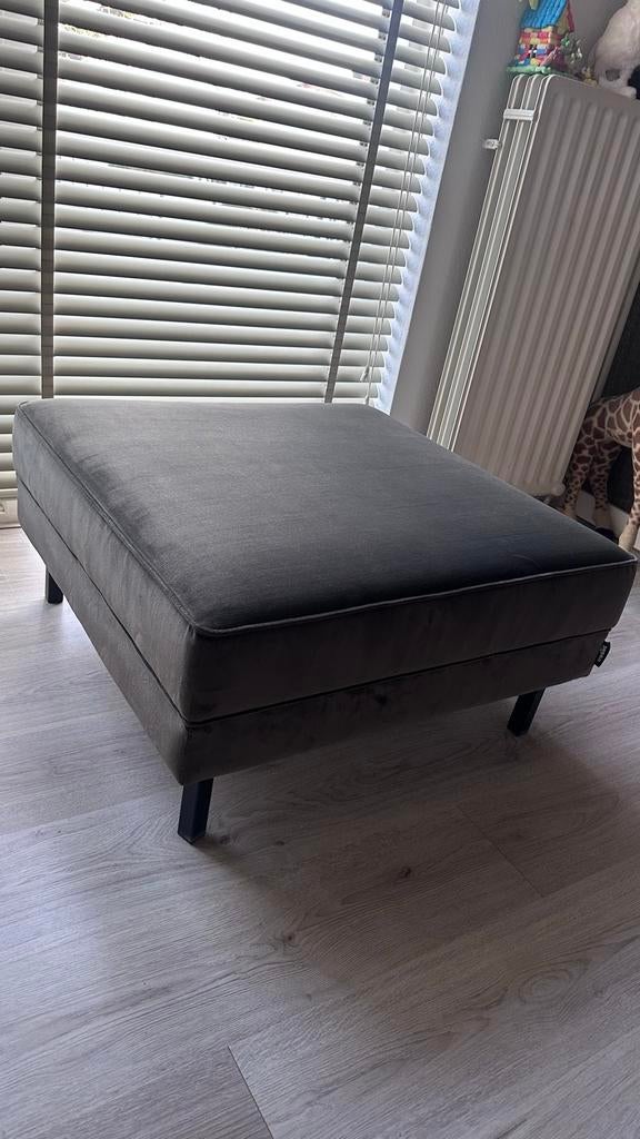 WOOOD hocker Robin warmgroen fluweel gestoffeerd, Ophalen, Vierkant, 75 tot 100 cm, Zo goed als nieuw