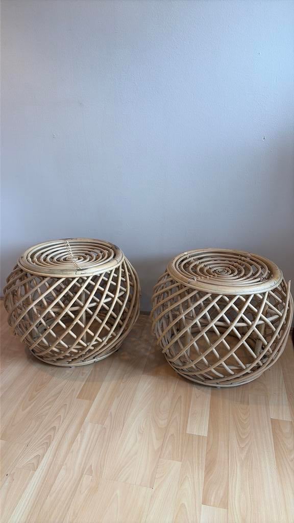Rotan krukje/poef, Huis en Inrichting, Krukjes, Ophalen, Zo goed als nieuw, Hout