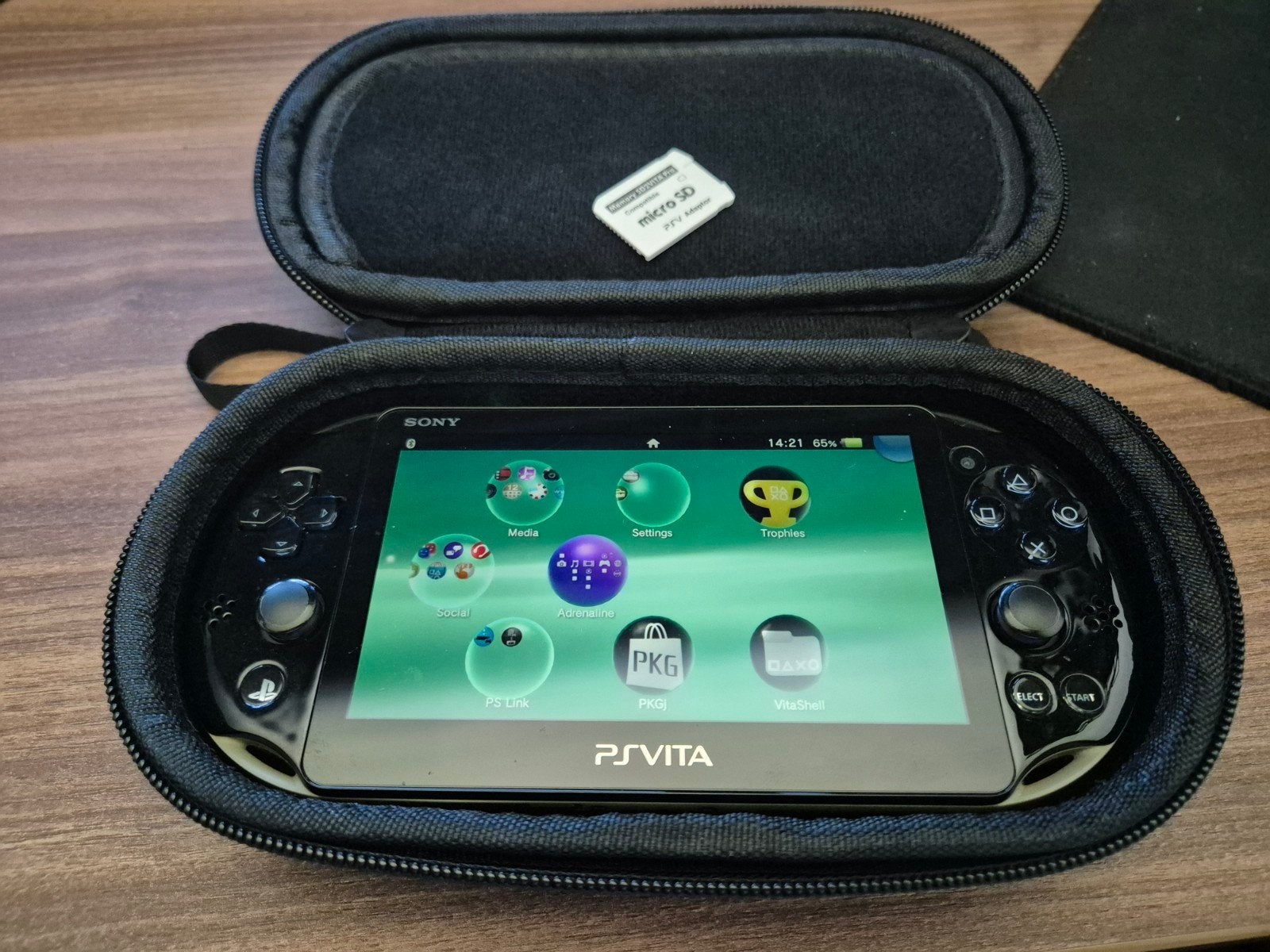 Japanse PS Vita Khaki (exclusieve kleur) + SD2Vita, Ophalen of Verzenden