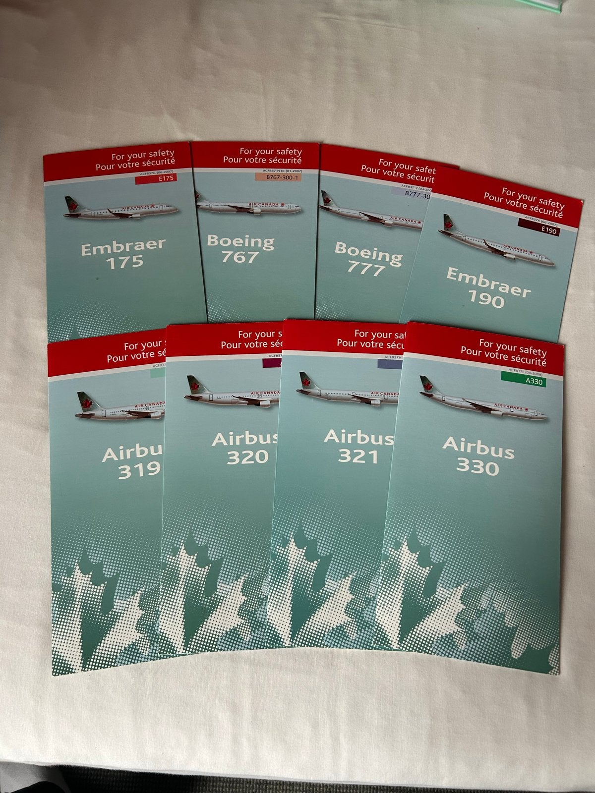 Air Canada Veiligheidskaarten - Diverse Vliegtuigtypes, Verzamelen, Ophalen of Verzenden, Zo goed als nieuw, Overige typen