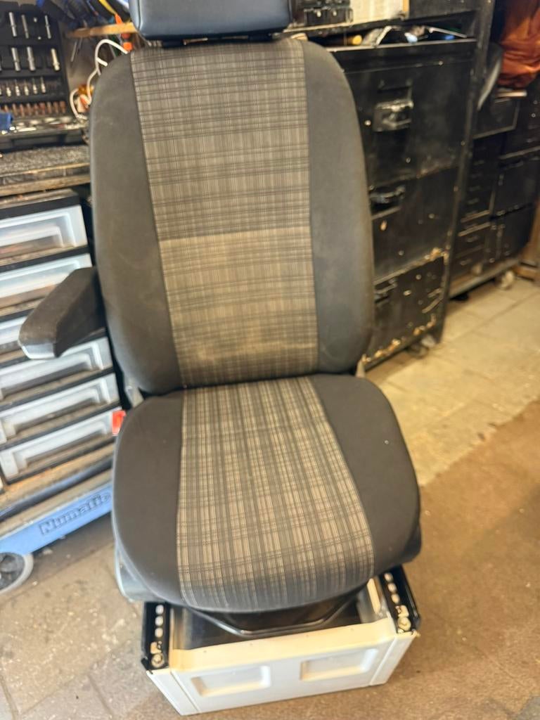 Bestuurdersstoel met armleuning voor sprinter 906/cra, Auto-onderdelen, Ophalen, Gebruikt, Mercedes-Benz